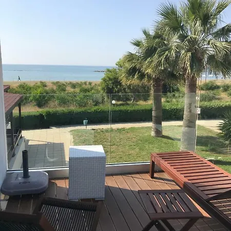 Seaside بيت للعطل لارنكا